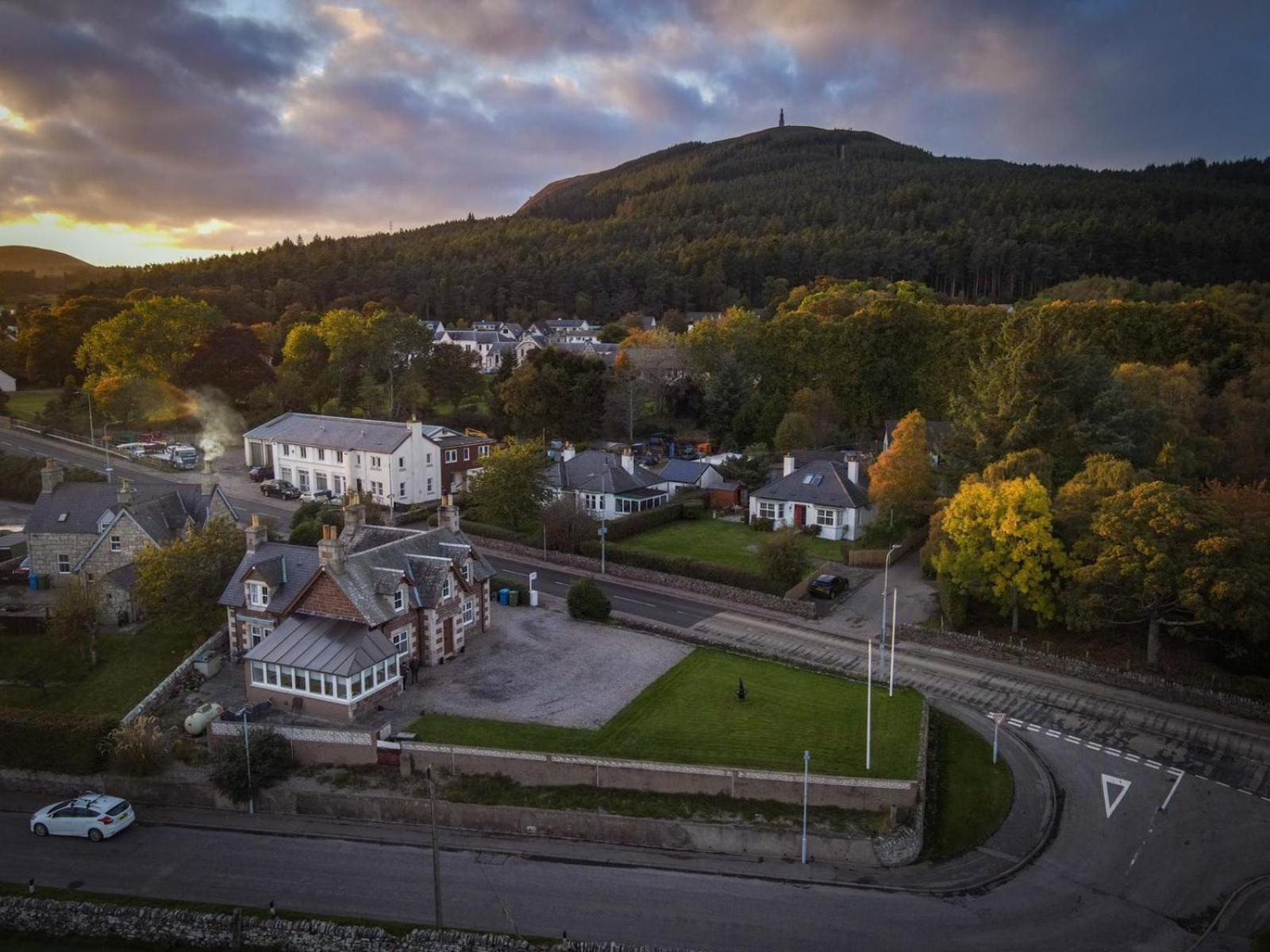 Glenshee Guest House Golspie Exterior photo
